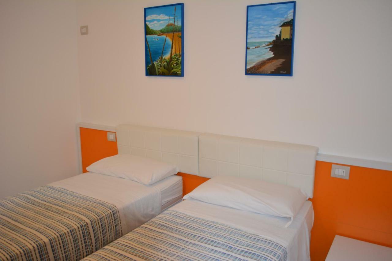 Casa Vacanza La Luna Sarzana Exterior foto